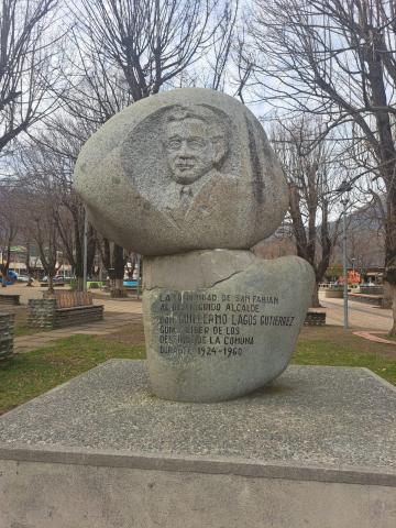 Imagen del monumento Homenaje al ex Alcalde Guillermo Lagos