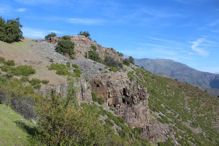 Imagen del monumento Raja de Manquehua - Poza Azul