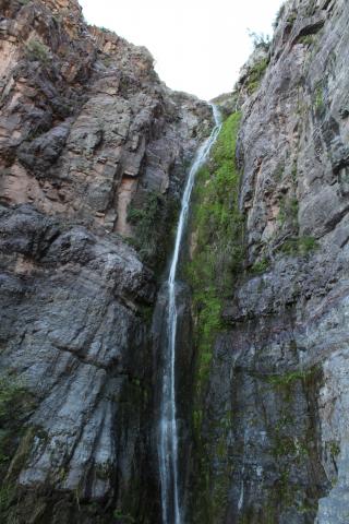 Imagen del monumento Raja de Manquehua - Poza Azul