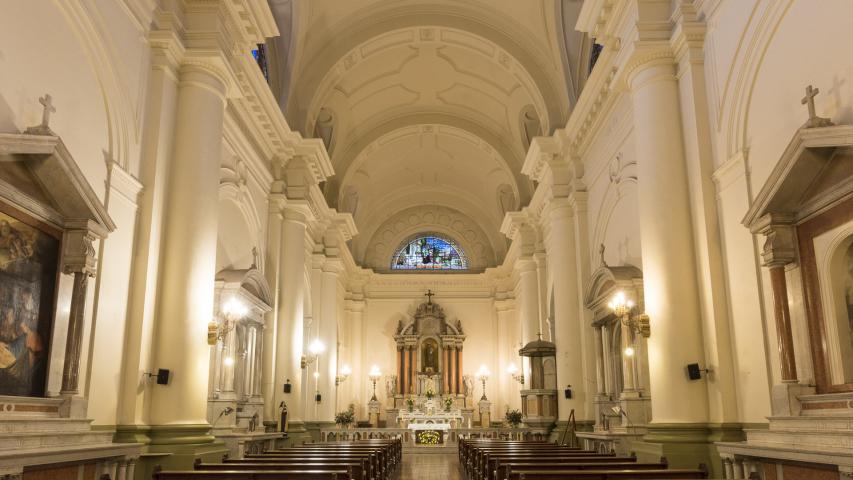 Imagen del monumento Iglesia Santa Ana, con su plazoleta