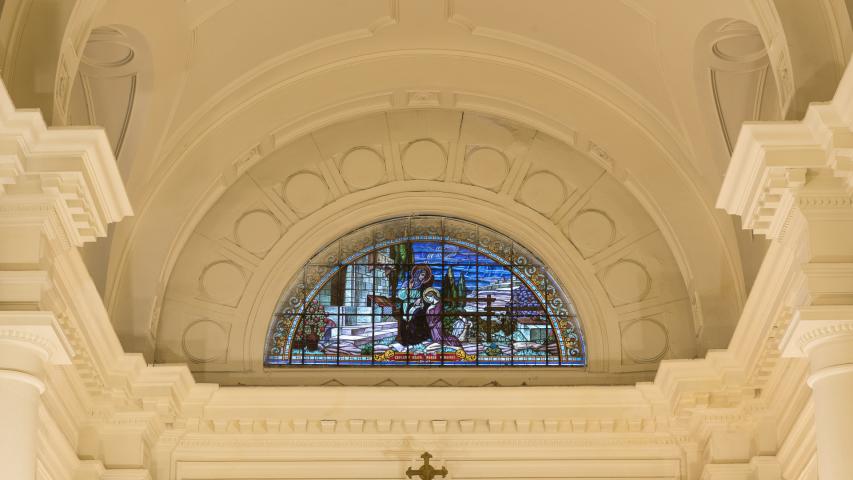Imagen del monumento Iglesia Santa Ana, con su plazoleta