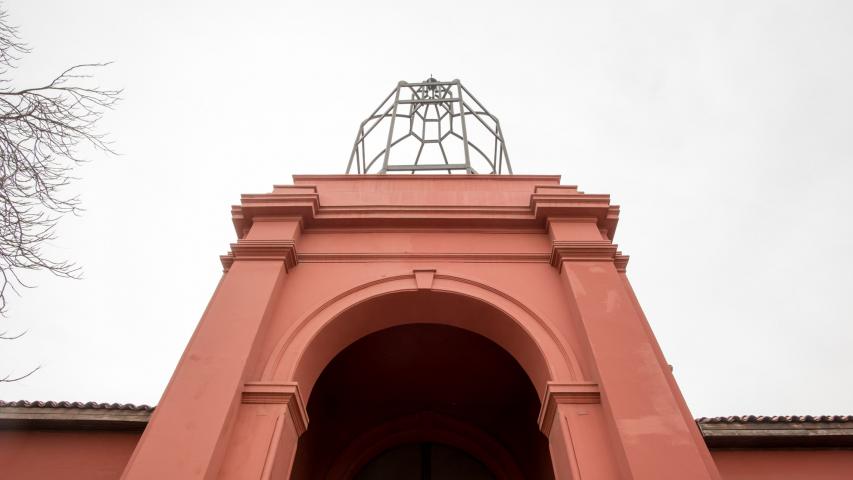 Imagen del monumento Torre, atrio y uno de los muros perimetrales de la Iglesia de la Inmaculada Concepción