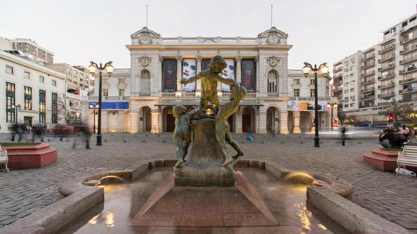 Imagen del monumento Conjunto de tres propiedades que dan a la plazoleta Patricio Mekis (casas de Josefina Subercaseaux, Francisco Subercaseaux y Julio Subercaseaux )