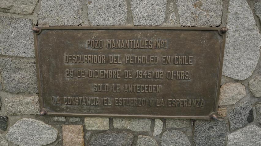 Imagen del monumento Pozo de Petróleo N°1