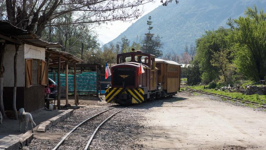 Imagen del monumento Construcciones existentes a lo largo del trazado del ex ferrocarril de Puente Alto a El Volcán