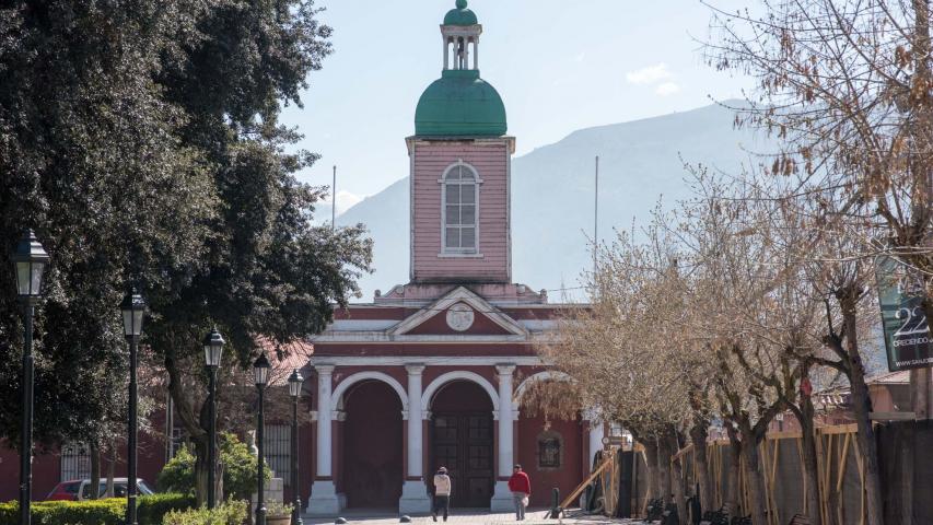 Imagen del monumento Iglesia de San José de Maipo y su casa parroquial