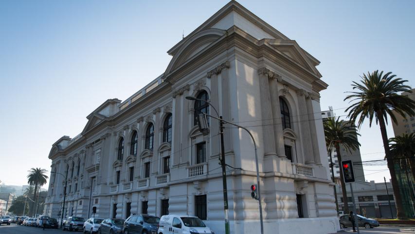 Imagen del monumento Biblioteca Santiago Severín y su entorno