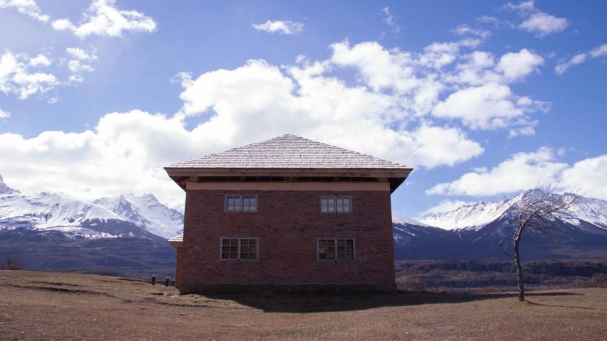 Imagen del monumento Escuela antigua de cerro Castillo