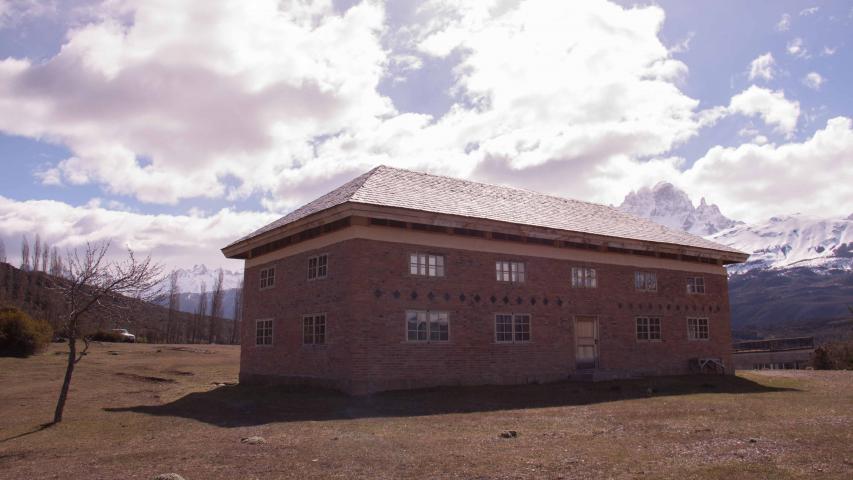 Imagen del monumento Escuela antigua de cerro Castillo