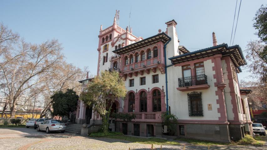 Imagen del monumento Ex Casa Vásquez (Edificio Consistorial de Macul)