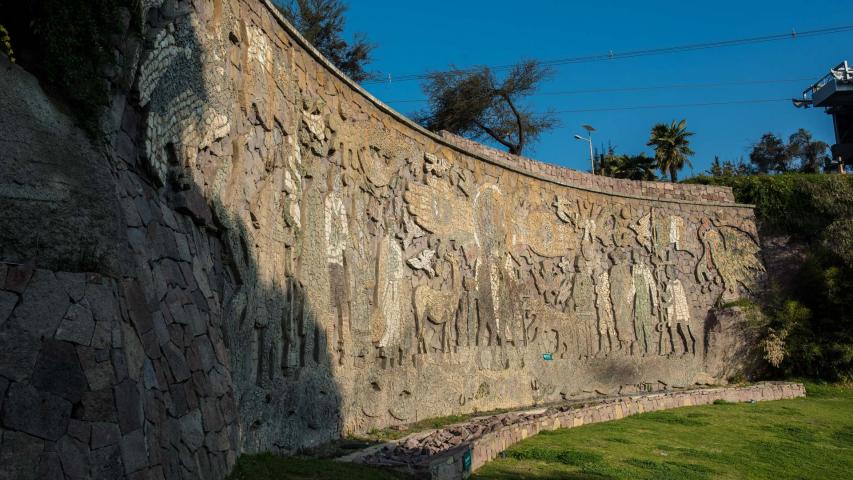 Imagen del monumento Mural obra de María Martner y de Juan O´Gorman del Balneario Tupahue