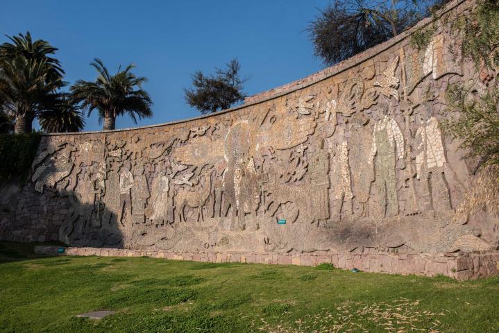 Imagen del monumento Mural obra de María Martner y de Juan O´Gorman del Balneario Tupahue