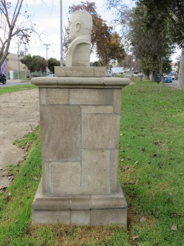 Imagen del monumento David Rojas González