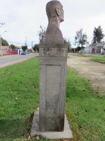 Imagen del monumento Roberto Flores