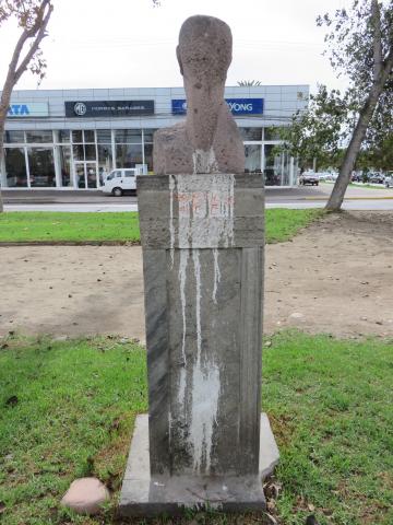 Imagen del monumento Roberto Flores