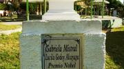 Imagen del monumento GabrieLa Mistral