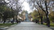 Imagen del monumento Plaza Muñoz Gamero y edificios que la acotan.